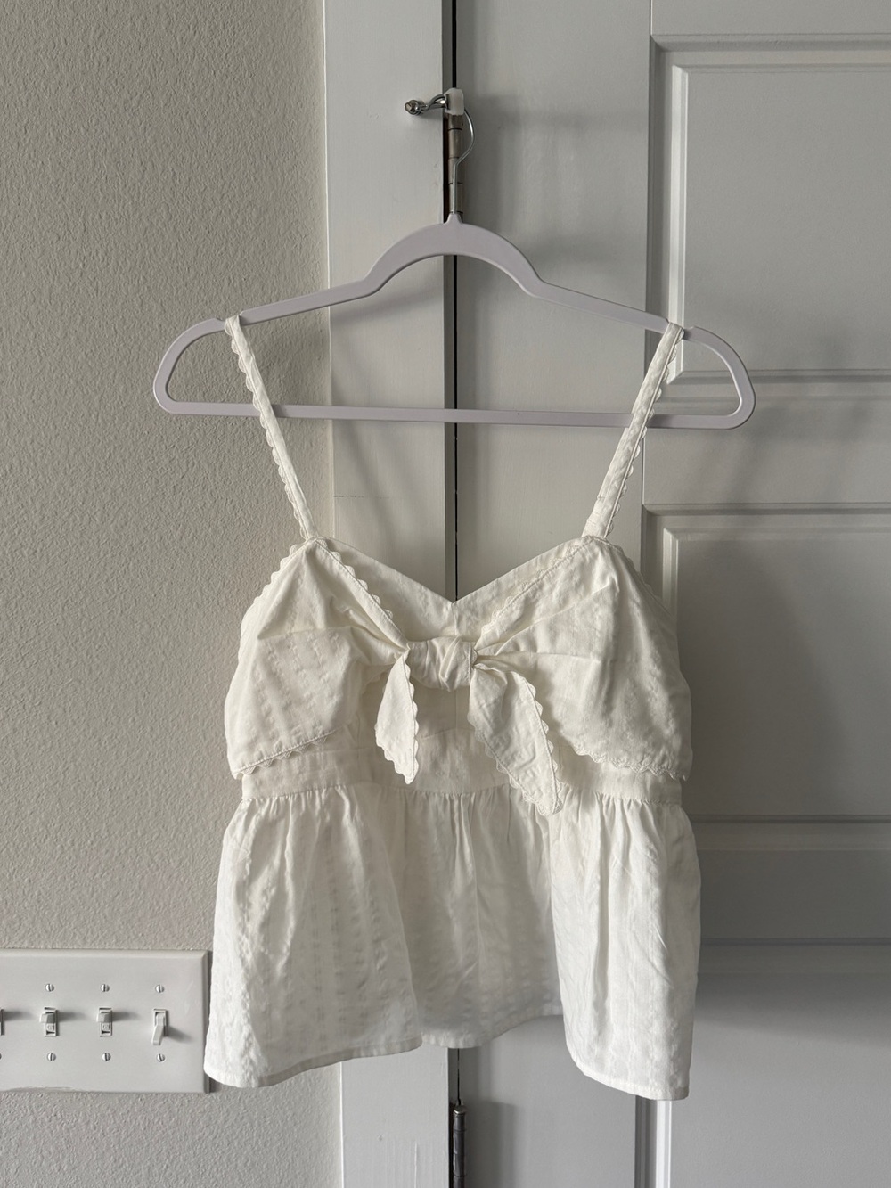 Old Navy White Bow-Front Spaghetti Strap Camisole